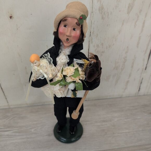 2001 BYERS Choice THE CAROLERS Man with HORSE & GIFTS VICTORIAN SHOPPER - Picture 1 of 8